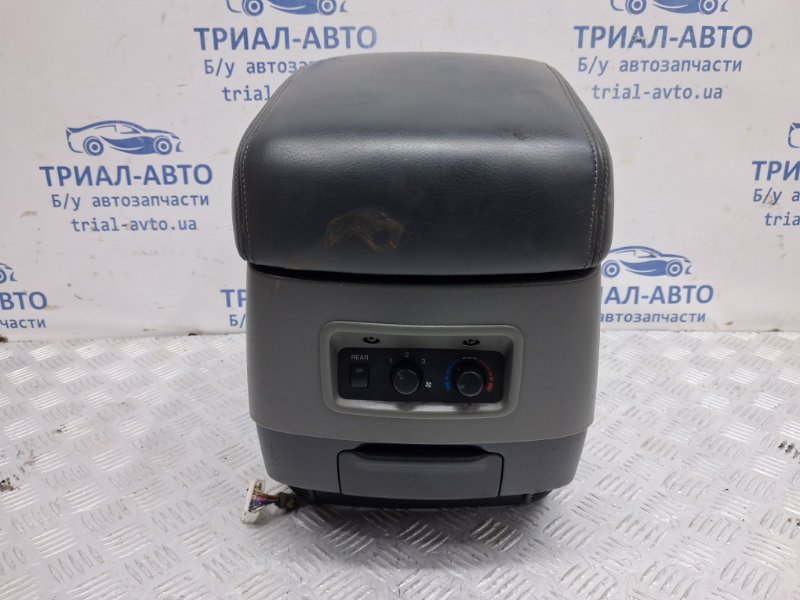 Подлокотник Mitsubishi Pajero Wagon 3 3.2 Дизель 4M41
