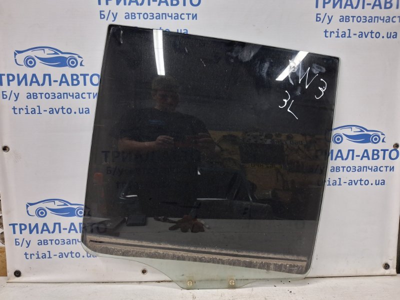 Стекло двери заднее левое Mitsubishi Pajero Wagon 1999-2006 3 3.2 Дизель 4M41 MR436981 Б/У
