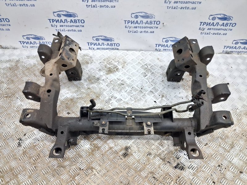 Балка передней подвески Mitsubishi Pajero Wagon 1999-2006 3 3.2 Дизель 4M41 MR448101 Б/У