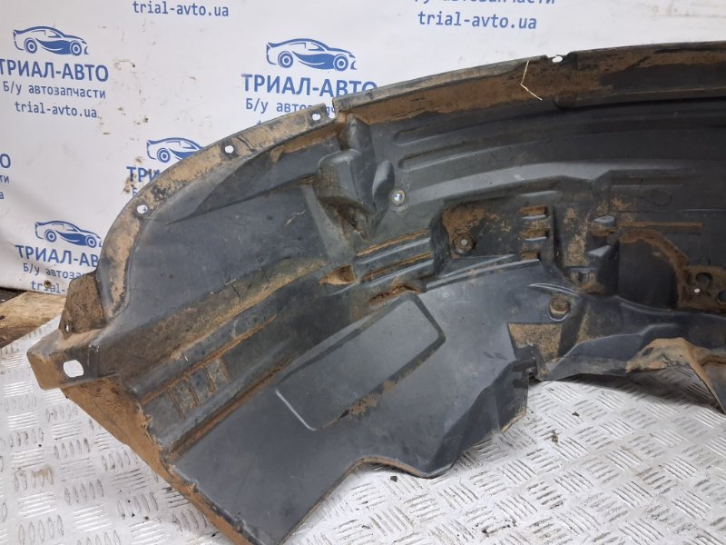 Подкрылок передний правый Navara 2004-2015 D40 2.5 Diesel YD25DDTI