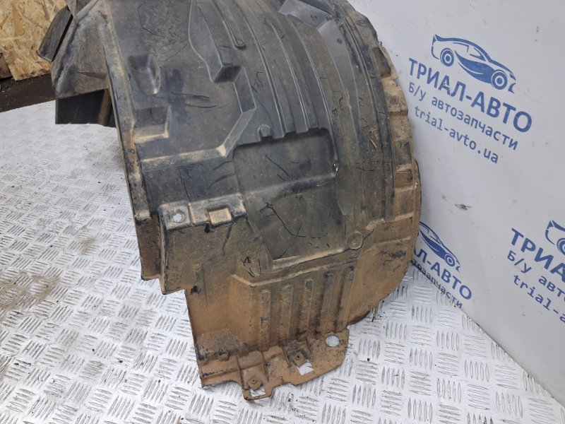 Подкрылок передний левый Navara 2004-2015 D40 2.5 Diesel YD25DDTI