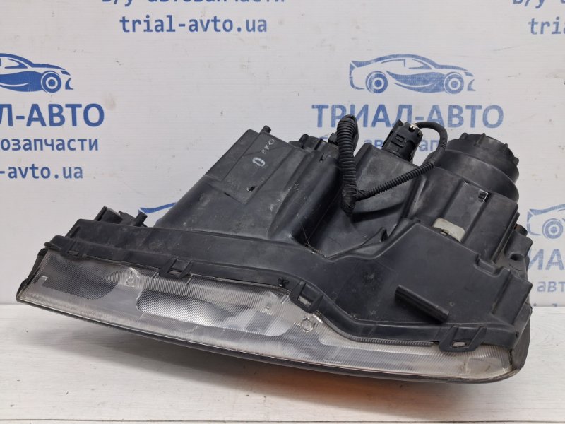 Фара правая галоген Sorento 2002-2011 BL 2.5 diesel D4CB