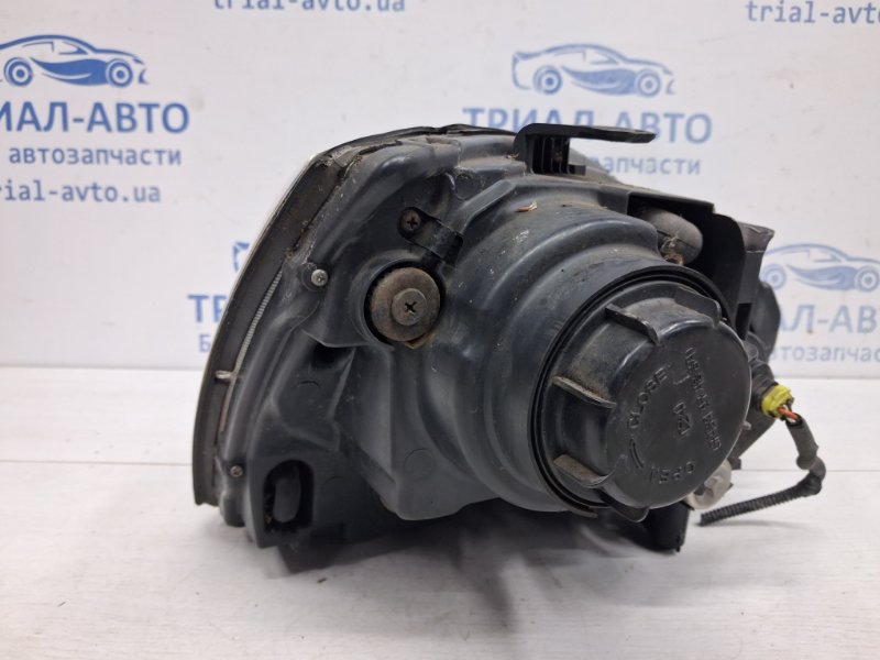 Фара левая галоген Sorento 2002-2011 BL 2.5 diesel D4CB