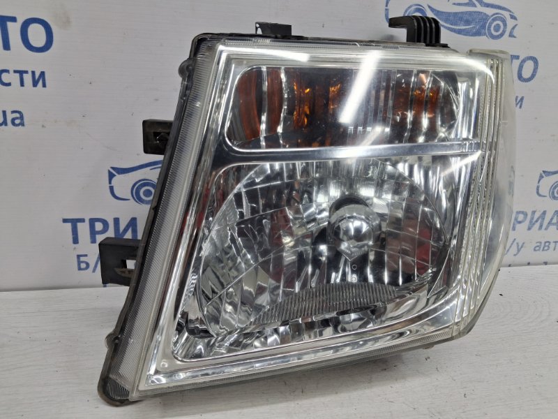 Фара левая Navara 2004-2015 D40 2.5 Diesel YD25DDTI