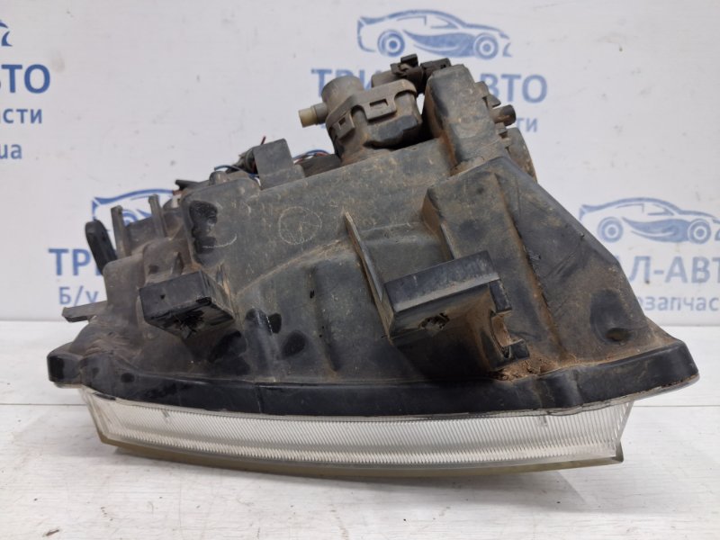 Фара правая галоген Navara 2004-2015 D40 2.5 Diesel YD25DDTI