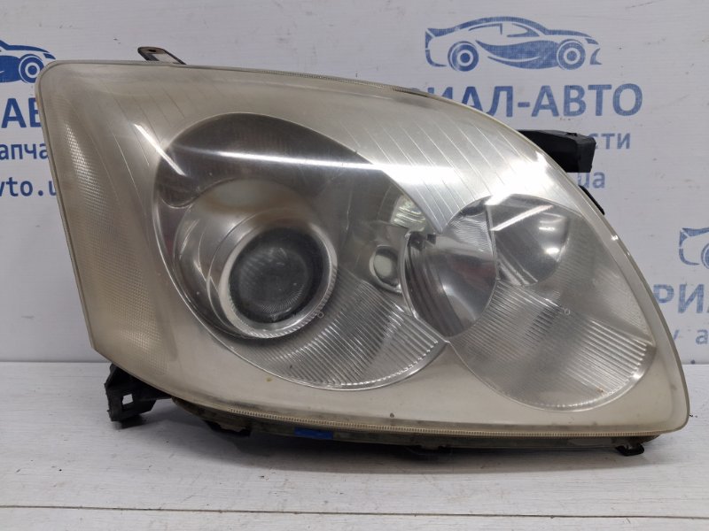 Фара правая галоген Toyota Avensis 2002-2010 T25 1.8 бензин 1ZZFE 8113005191 Б/У