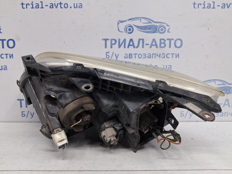 Фара правая галоген Avensis 2002-2010 T25 1.8 бензин 1ZZFE