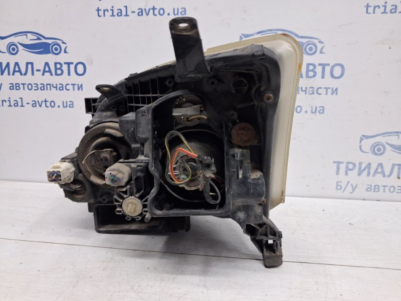 Фара правая галоген Avensis 2002-2010 T25 1.8 бензин 1ZZFE