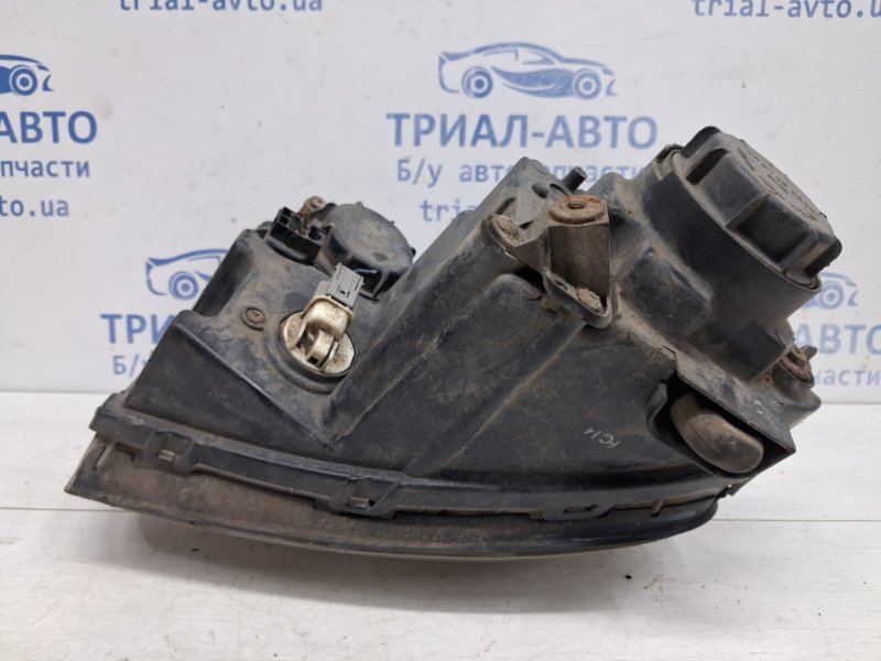 Фара правая галоген Rexton 2006-2012 Y250 2.7 D27DT