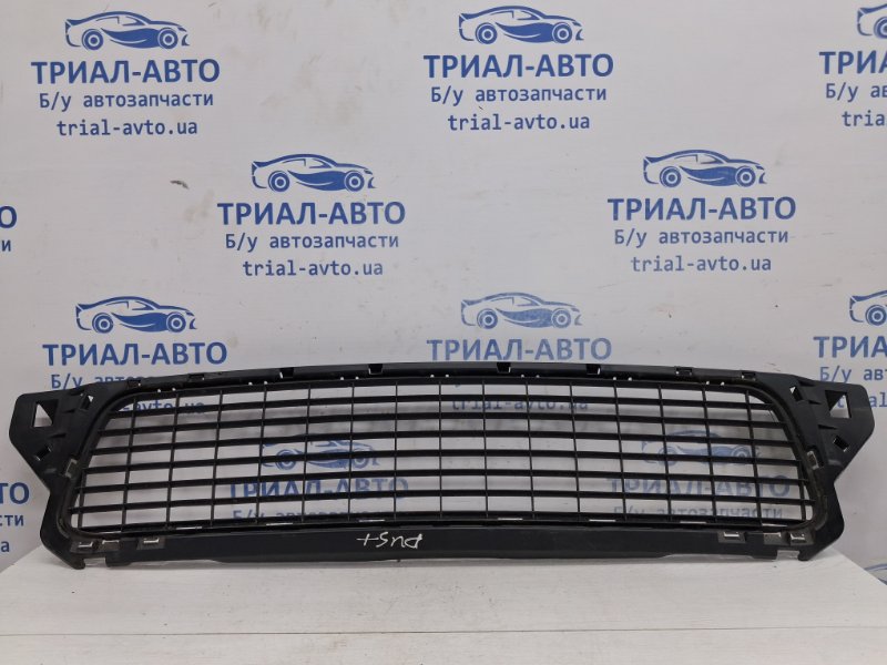 Решетка бампера центральная Dacia Duster 2010-2017 HS 1.5 Diesel K9K 622540008R Б/У