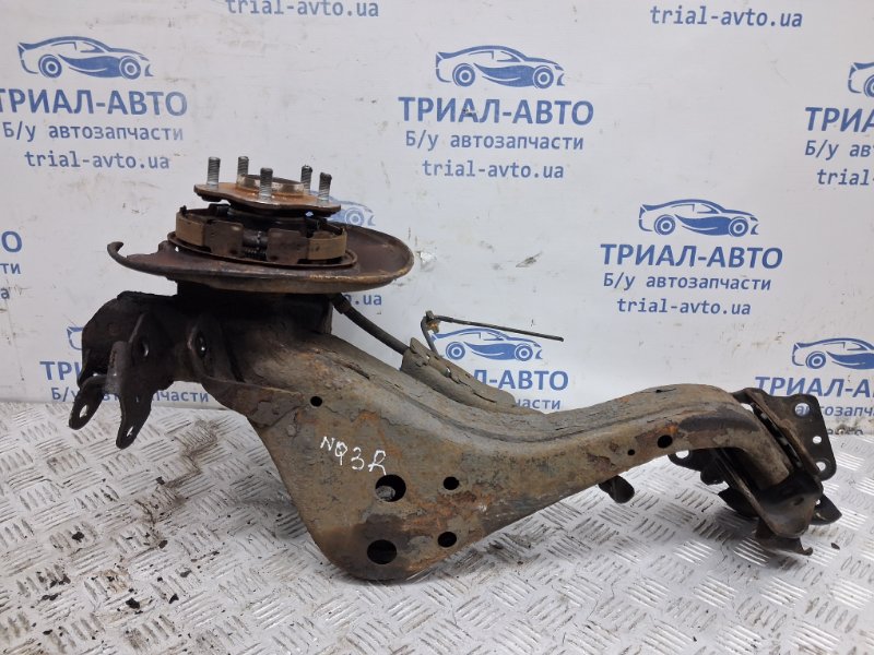 Рычаг задней подвески продольный правый Nissan Qashqai J10 2.0 Бензин MR20DE