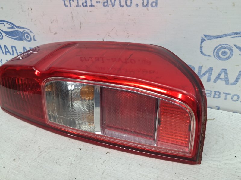 Фонарь задний внешний правый Navara 2004-2015 D40 2.5 Diesel YD25DDTI