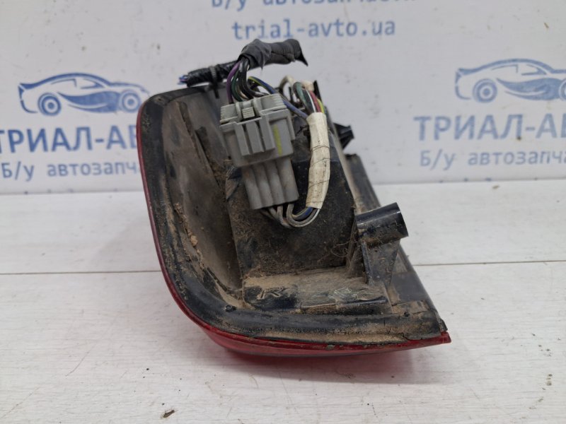 Фонарь задний внешний правый Navara 2004-2015 D40 2.5 Diesel YD25DDTI