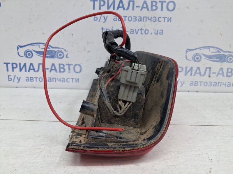 Фонарь задний внешний левый Navara 2004-2015 D40 2.5 Diesel YD25DDTI