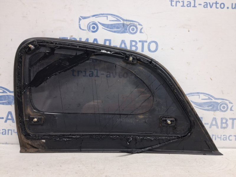 Стекло в кузов заднее левое Hyundai Tucson JM 2.0 diesel D4EA
