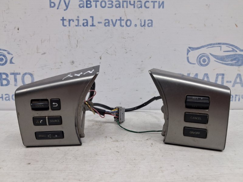 Кнопки руля Nissan Navara 2004-2015 D40 2.5 Diesel YD25DDTI 255504X01C Б/У
