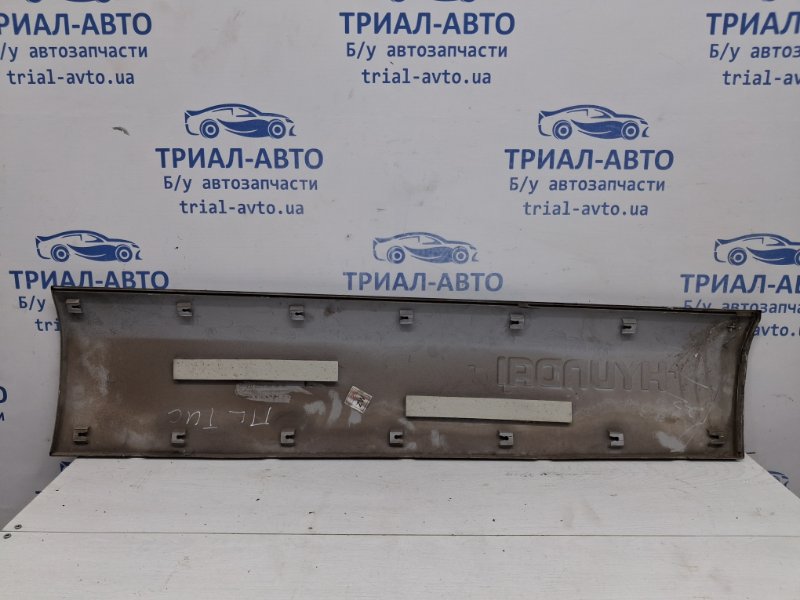 Накладка двери передняя левая Tucson 2004-2009 JM 2.0 diesel D4EA