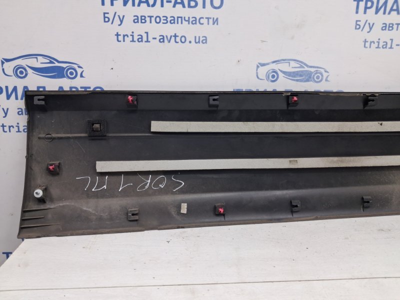 Накладка двери передняя левая Sorento 2002-2011 BL 2.5 diesel D4CB