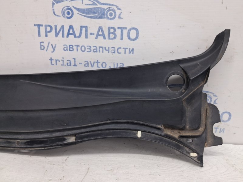 Дефлектор дворников левый Toyota Avensis T25 1.8 бензин 1ZZFE