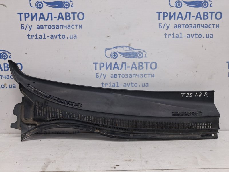 Дефлектор дворников правый Toyota Avensis 2002-2010 T25 1.8 бензин 1ZZFE 5578105061 Б/У