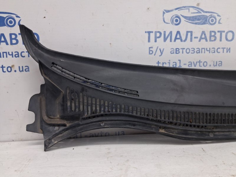 Дефлектор дворников правый Avensis 2002-2010 T25 1.8 бензин 1ZZFE