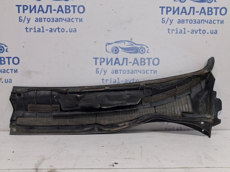 Дефлектор дворников правый Avensis 2002-2010 T25 1.8 бензин 1ZZFE