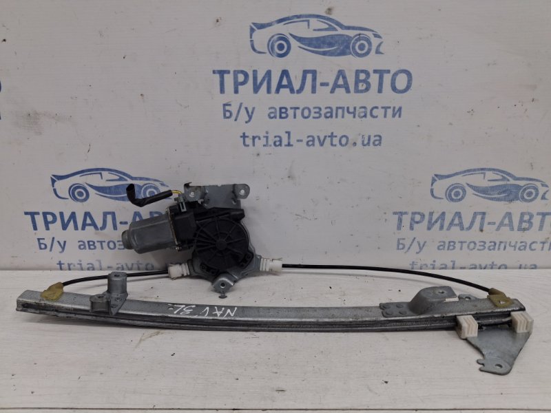 Стеклоподъемник задний левый Nissan Navara 2004-2015 D40 2.5 Diesel YD25DDTI 827013X30A Б/У