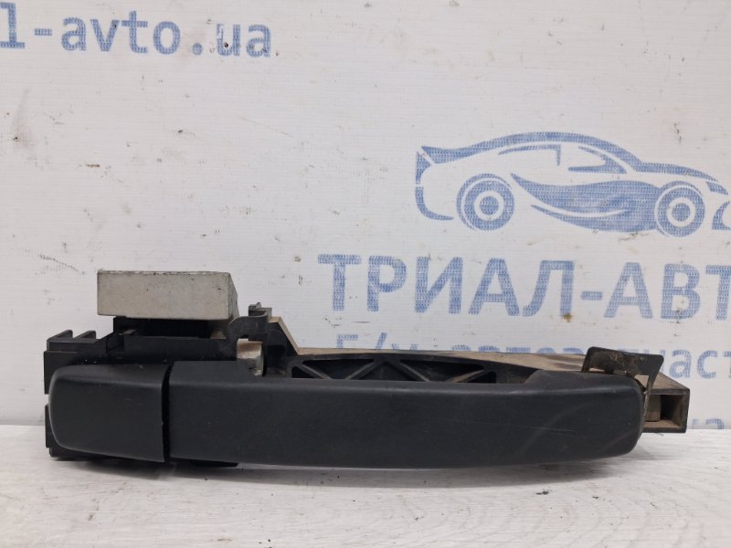 Ручка двери внешняя задняя правая Nissan Navara 2004-2015 D40 2.5 Diesel YD25DDTI 80610EB300 Б/У