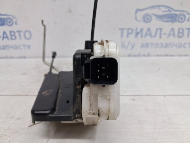 Замок двери передний правый Pajero Wagon 1999-2006 3 3.2 Дизель 4M41