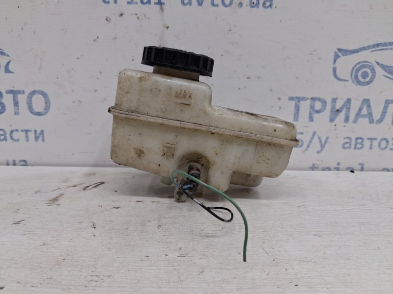 Бачок главного тормозного цилиндра Nissan Navara 2004-2015 D40 2.5 Diesel YD25DDTI 460903X026 Б/У