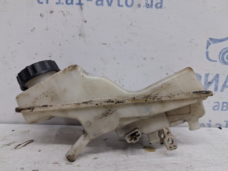 Бачок главного тормозного цилиндра Toyota Avensis 2002-2010 T25 1.8 бензин 1ZZFE 4722005050 Б/У