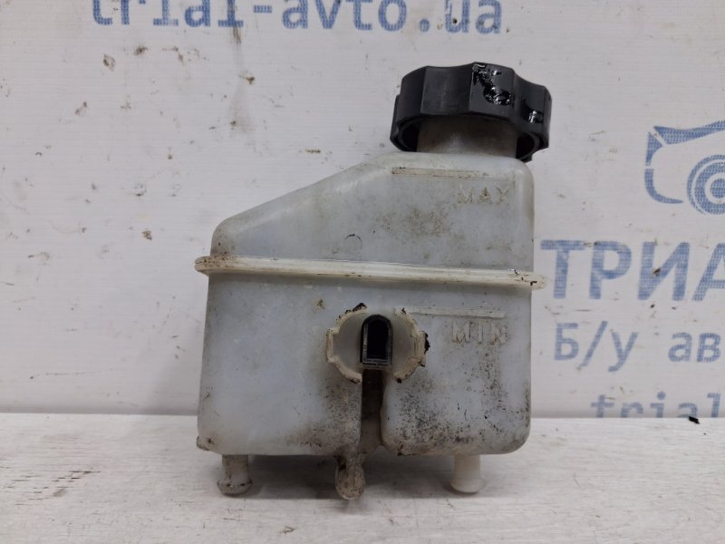 Бачок главного тормозного цилиндра Hyundai I30 2007-2012 FD 1.6 diesel D4FB 585112L300 Б/У