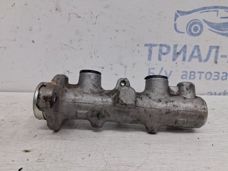 Тормозной цилиндр главный Mitsubishi L200 2006-2015 KB 2.5 Diesel 4D56 MN102441 Б/У