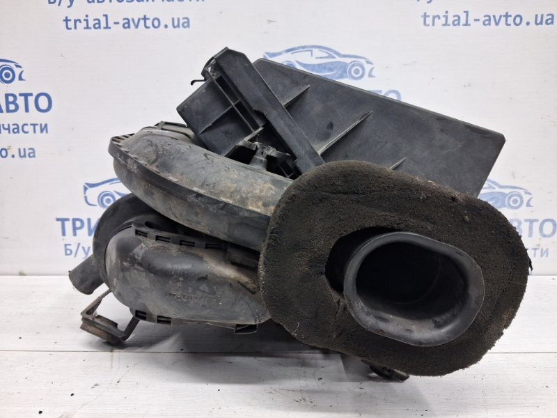 Корпус воздушного фильтра Nissan Navara 2004-2015 D40 2.5 Diesel YD25DDTI 16500EC00D Б/У