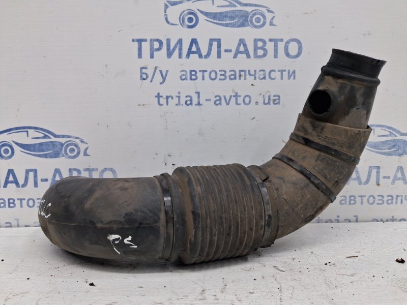 Патрубок воздушного фильтра Hyundai Tucson 2004-2009 JM 2.0 diesel D4EA 281392E200 Б/У