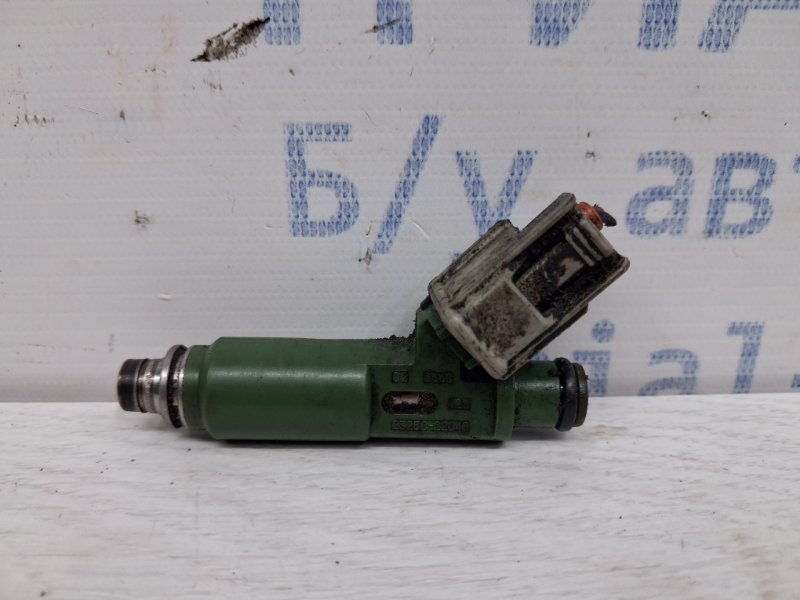 Форсунка топливная Toyota Avensis 2002-2010 T25 1.8 бензин 1ZZFE 2320922040 Б/У