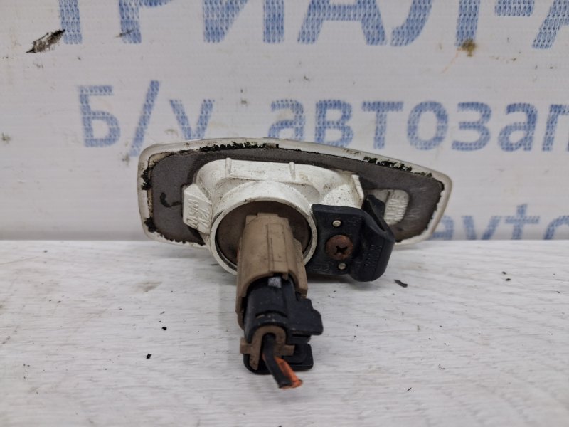 Повторитель поворотника Kia Sorento BL 2.5 diesel D4CB