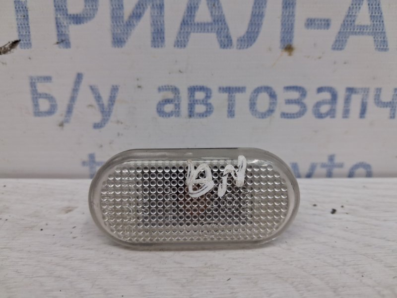 Повторитель поворотника Nissan Qashqai 2006-2013 J10 2.0 Бензин MR20DE 26160AX00A Б/У