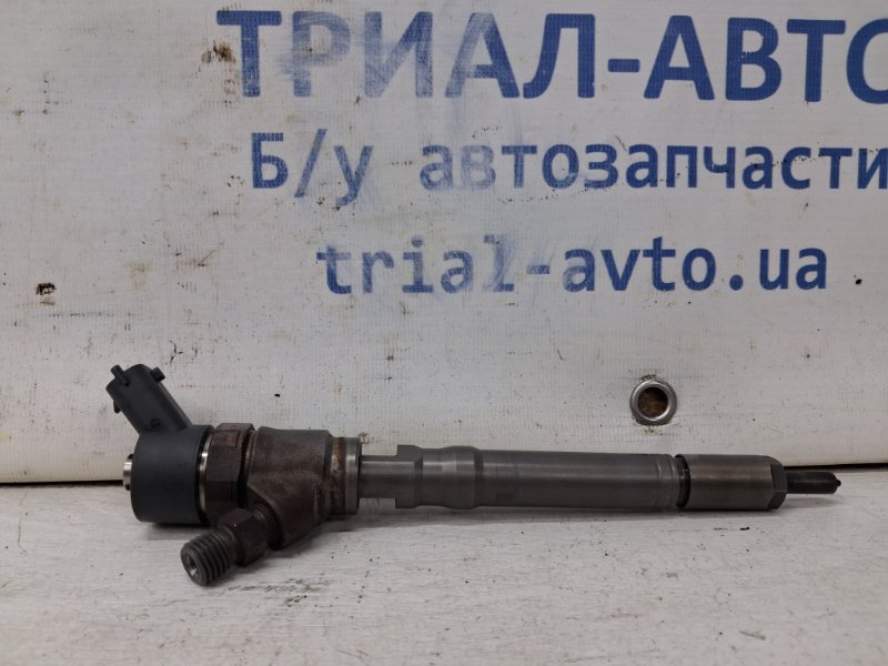 Форсунка топливная Hyundai Tucson 2002-2011 JM 2.0 diesel D4EA 3380027900 Б/У