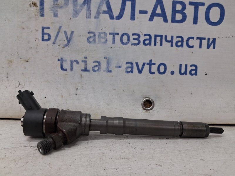 Форсунка топливная Hyundai Tucson 2004-2009 JM 2.0 diesel D4EA 3380027900 Б/У