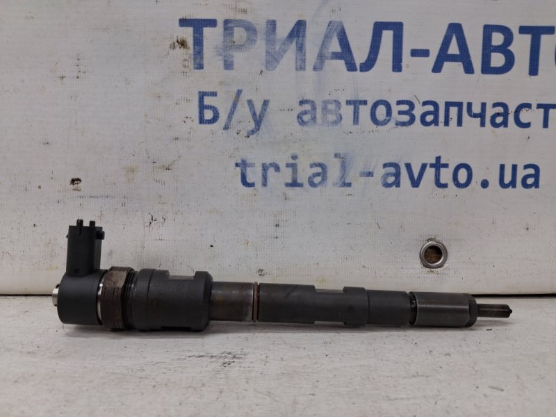 Форсунка топливная Kia Sorento 2002-2011 BL 2.5 diesel D4CB 338004A500 Б/У
