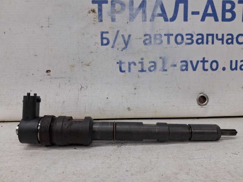 Форсунка топливная Kia Sorento 2002-2011 BL 2.5 diesel D4CB 338004A500 Б/У