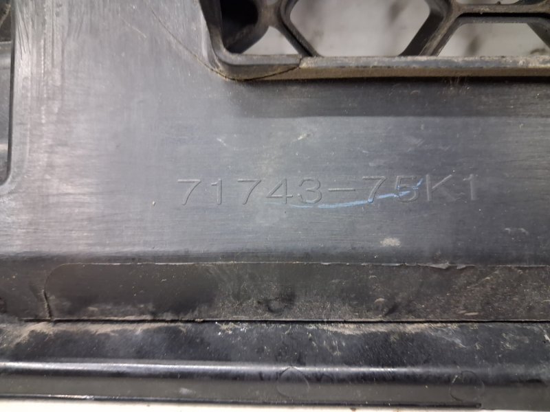Решетка радиатора SX4 2006-2014 1 2.0 Бензин J20A