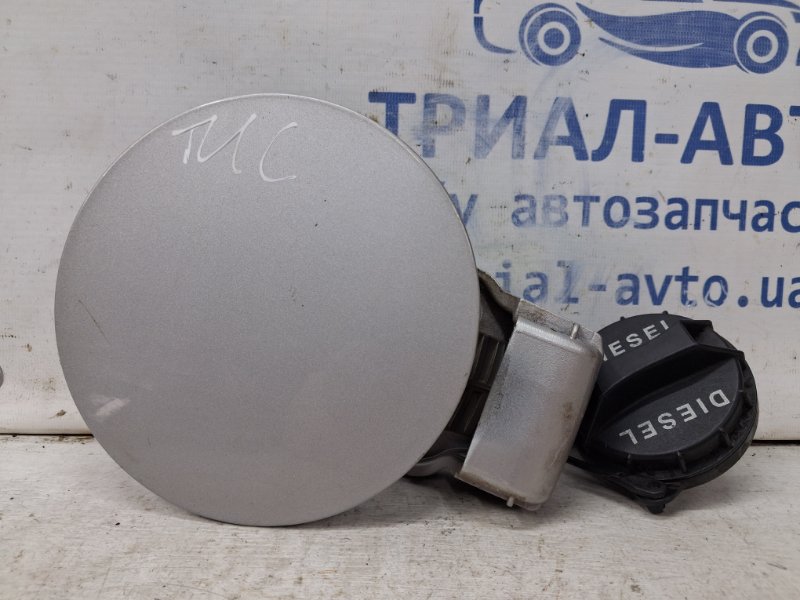 Запчасть лючок бака Hyundai Tucson 2004-2009 JM 2.0 diesel D4EA 695102E000 Б/У Лючок бака Hyundai Tucson 2004-2009 JM 2.0 diesel D4EA 695102E000 Б/У