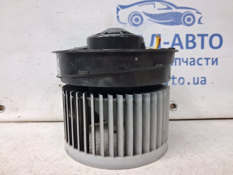 Запчасть моторчик печки Nissan Qashqai 2006-2013 J10 2.0 Бензин MR20DE 27225ET00A Б/У Моторчик печки Nissan Qashqai 2006-2013 J10 2.0 Бензин MR20DE 27225ET00A Б/У