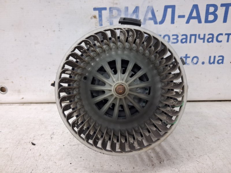 Моторчик печки Duster 2010-2017 HS 1.5 Diesel K9K Моторчик печки Duster 2010-2017 HS 1.5 Diesel K9K