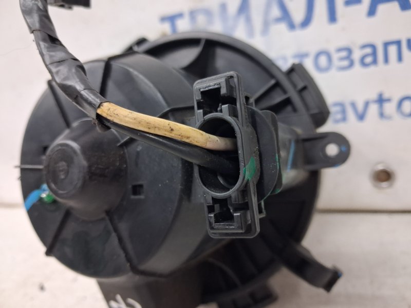 Моторчик печки Duster 2010-2017 HS 1.5 Diesel K9K Моторчик печки Duster 2010-2017 HS 1.5 Diesel K9K