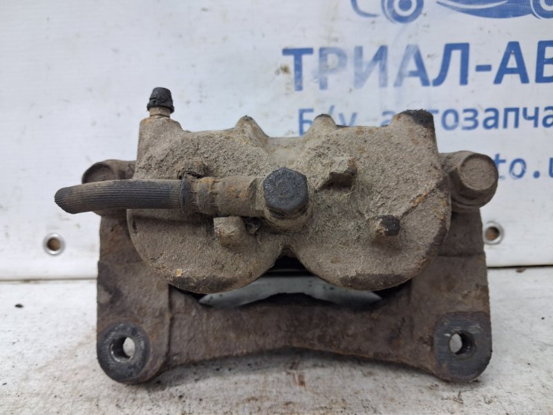 Суппорт передний левый Mitsubishi Pajero Wagon 3 3.2 Дизель 4M41