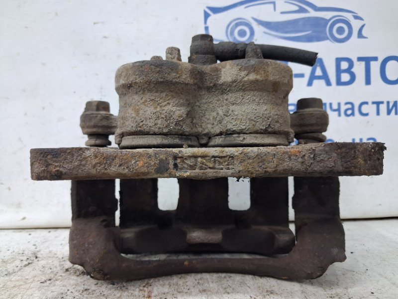 Суппорт передний правый Pajero Wagon 1999-2006 3 3.2 Дизель 4M41