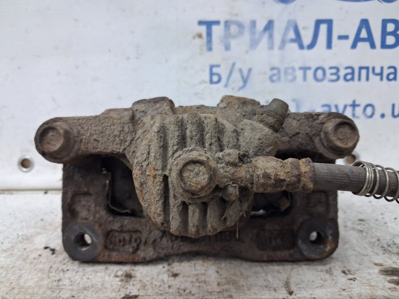 Суппорт задний правый Kia Sorento BL 2.5 diesel D4CB